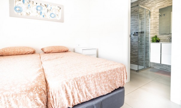 Herverkoop - Halfvrijstaande villa -
Torrevieja - Aguas Nuevas