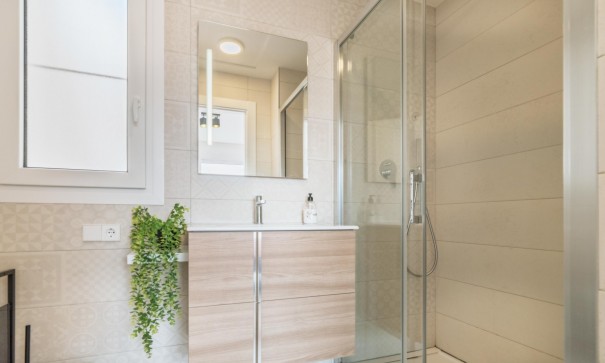 Herverkoop - Halfvrijstaande villa -
Torrevieja - Aguas Nuevas