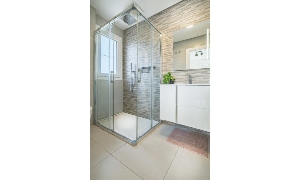 Herverkoop - Halfvrijstaande villa -
Torrevieja - Aguas Nuevas