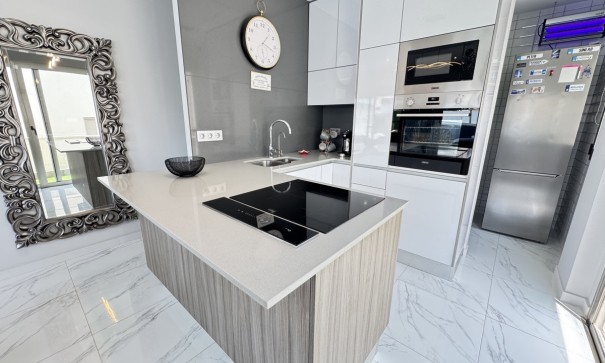 Återförsäljning - Fristående villa -
Villamartín