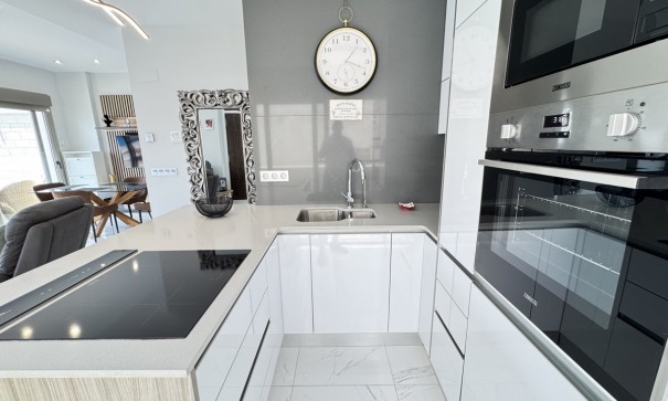 Återförsäljning - Fristående villa -
Villamartín