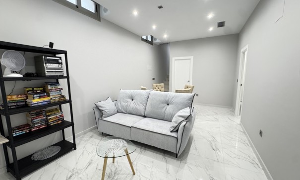 Återförsäljning - Fristående villa -
Villamartín