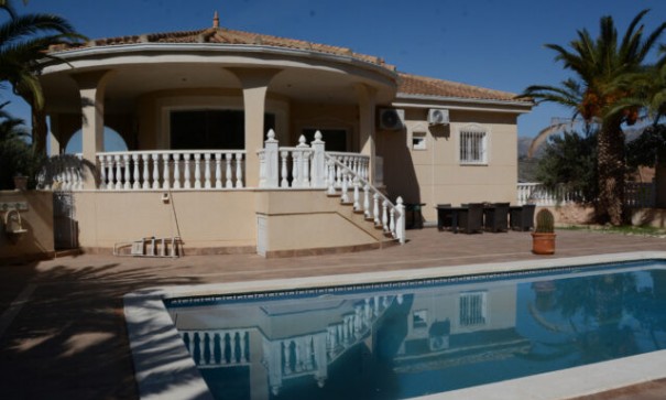 Resale - Freistehende Villa -
Hondón de las Nieves