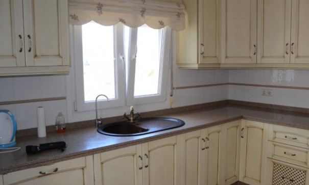 Resale - Freistehende Villa -
Hondón de las Nieves