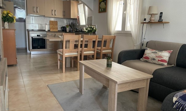 Videresalg - Byhus -
Orihuela Costa - La Florida