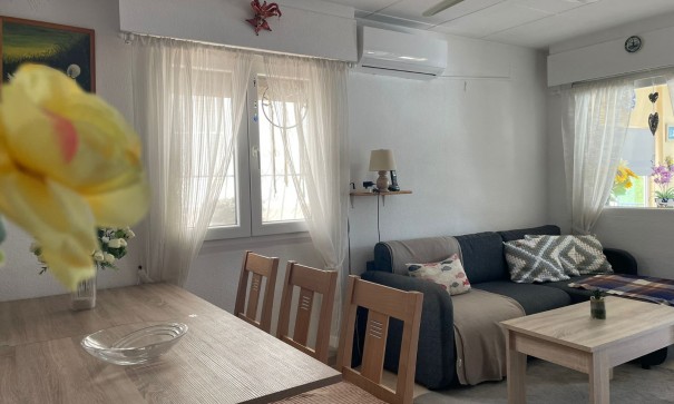 Videresalg - Byhus -
Orihuela Costa - La Florida