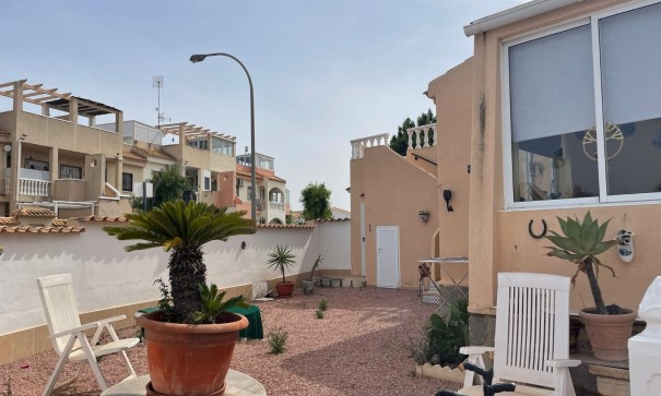 Videresalg - Byhus -
Orihuela Costa - La Florida