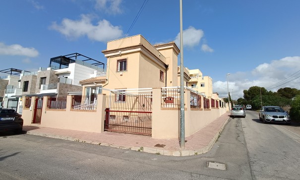 Återförsäljning - Fristående villa -
Orihuela Costa - Castillo de Don Juan