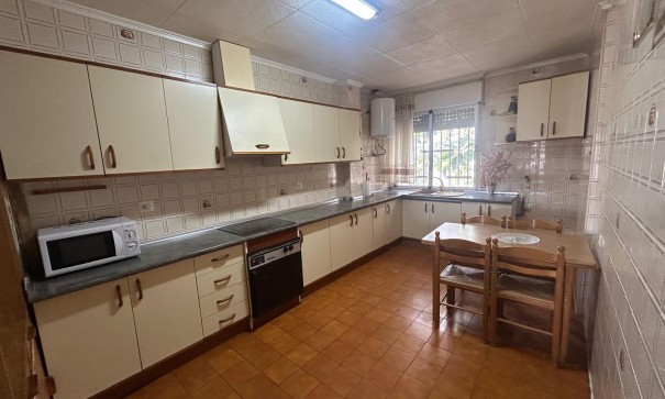 Sprzedaż - Dom miejski -
Crevillente