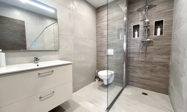 Venta - Chalet Independiente -
San Miguel de Salinas