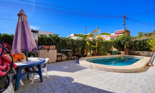 Herverkoop - Halfvrijstaande villa -
San Miguel de Salinas