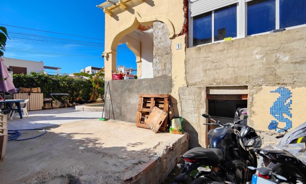 Herverkoop - Halfvrijstaande villa -
San Miguel de Salinas