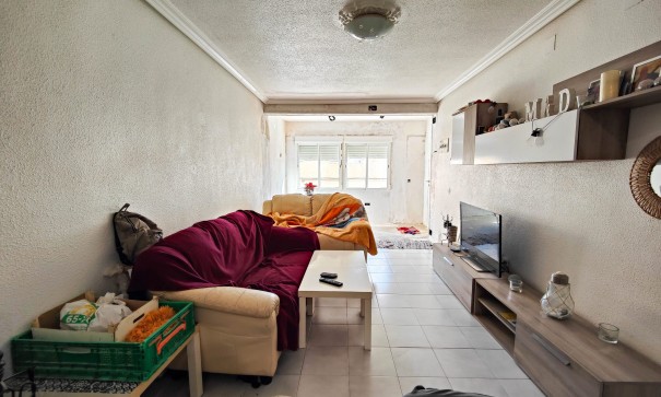 Herverkoop - Halfvrijstaande villa -
San Miguel de Salinas