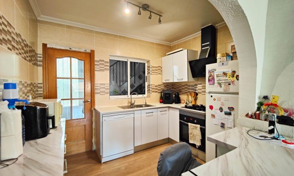 Herverkoop - Halfvrijstaande villa -
San Miguel de Salinas