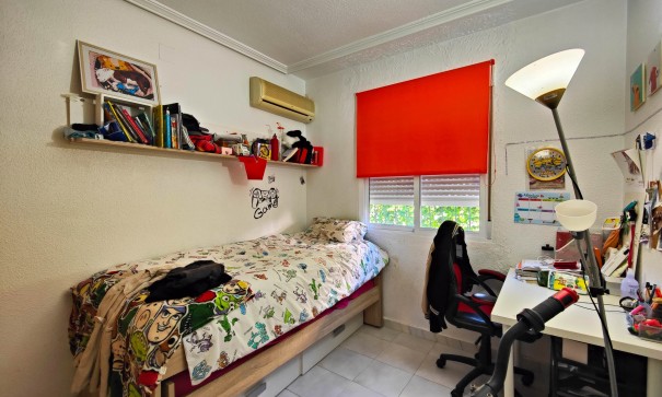 Herverkoop - Halfvrijstaande villa -
San Miguel de Salinas