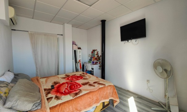 Herverkoop - Halfvrijstaande villa -
San Miguel de Salinas