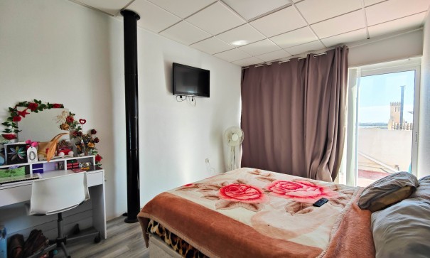 Herverkoop - Halfvrijstaande villa -
San Miguel de Salinas