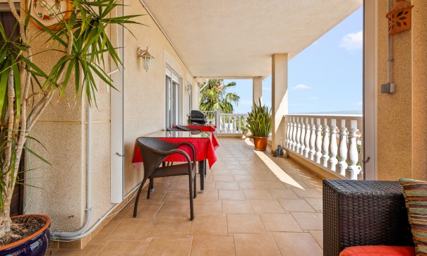 Videresalg - Fritliggende villa -
Algorfa