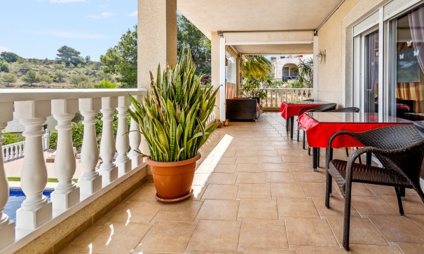 Videresalg - Fritliggende villa -
Algorfa