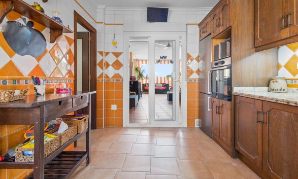 Videresalg - Fritliggende villa -
Algorfa