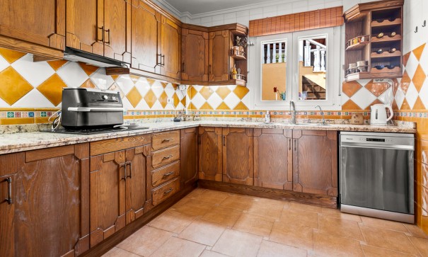 Videresalg - Fritliggende villa -
Algorfa