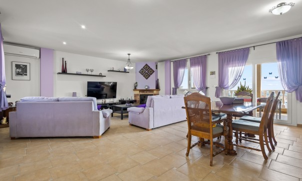 Videresalg - Fritliggende villa -
Algorfa