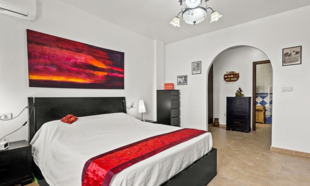 Videresalg - Fritliggende villa -
Algorfa