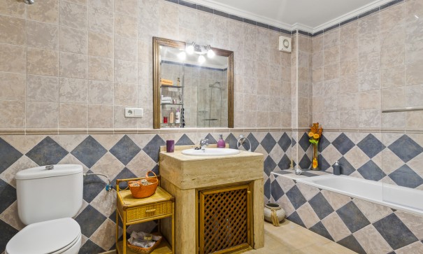 Videresalg - Fritliggende villa -
Algorfa