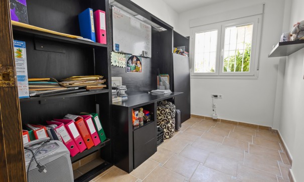 Videresalg - Fritliggende villa -
Algorfa