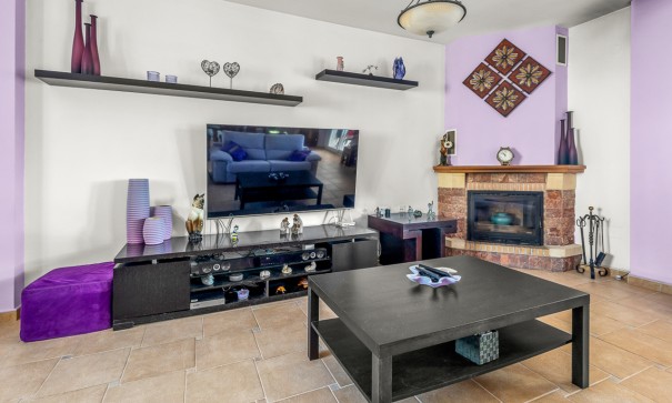 Videresalg - Fritliggende villa -
Algorfa