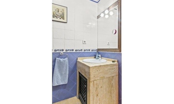 Videresalg - Fritliggende villa -
Algorfa