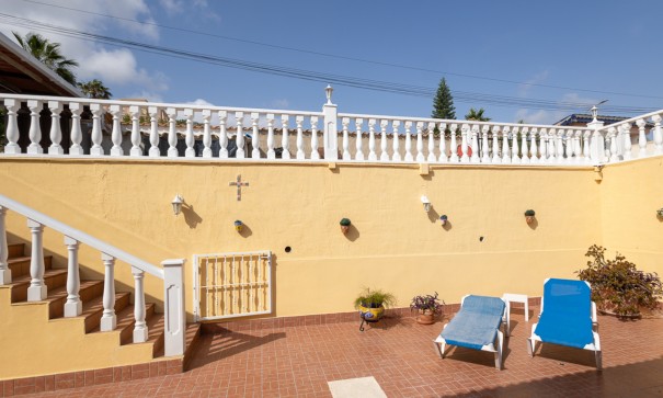 Videresalg - Fritliggende villa -
Algorfa