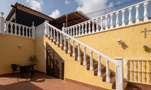 Videresalg - Fritliggende villa -
Algorfa