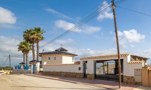 Videresalg - Fritliggende villa -
Algorfa