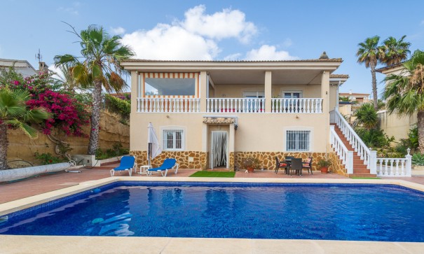 Videresalg - Fritliggende villa -
Algorfa