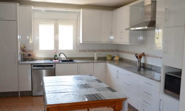 Sprzedaż - Willa wolnostojąca -
Macisvenda