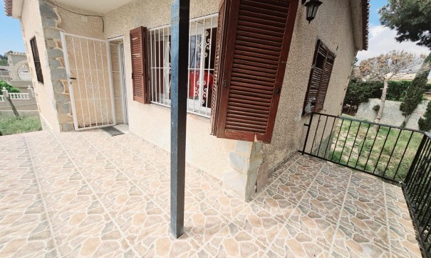 Sale - Detached Villa -
Torrevieja - Los Balcones - Los Altos del Edén