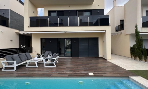 Sale - Detached Villa -
Orihuela Costa - Lomas de Cabo Roig