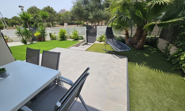 Sale - Detached Villa -
Orihuela Costa - La Regia