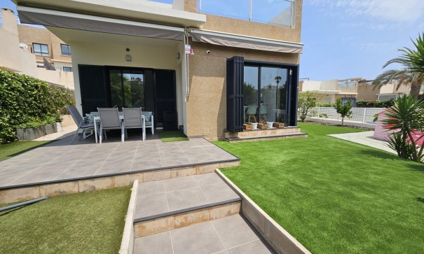 Sale - Detached Villa -
Orihuela Costa - La Regia