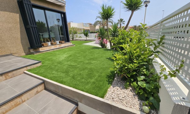 Sale - Detached Villa -
Orihuela Costa - La Regia