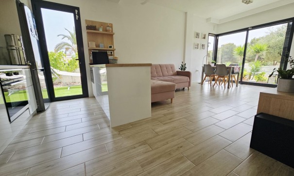 Sale - Detached Villa -
Orihuela Costa - La Regia