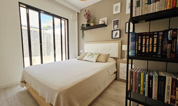 Sale - Detached Villa -
Orihuela Costa - La Regia