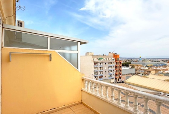 Sprzedaż - Apartament / Mieszkanie -
Torrevieja