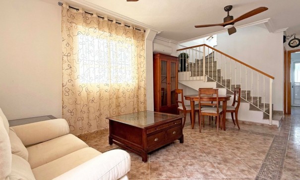 Herverkoop - Halfvrijstaande villa -
Orihuela Costa - Los Altos