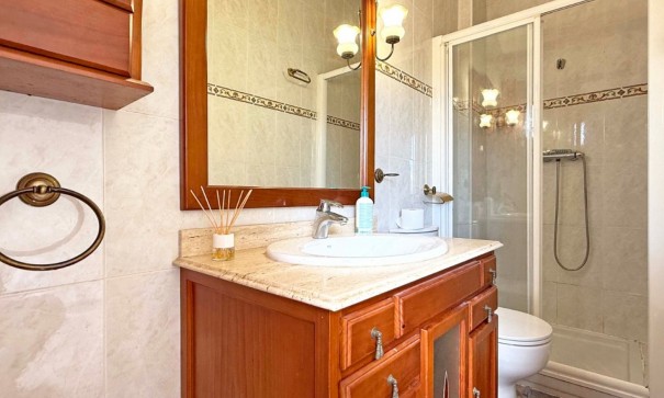 Herverkoop - Halfvrijstaande villa -
Orihuela Costa - Los Altos