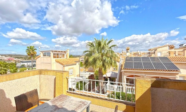 Herverkoop - Halfvrijstaande villa -
Orihuela Costa - Los Altos
