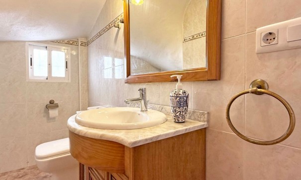 Herverkoop - Halfvrijstaande villa -
Orihuela Costa - Los Altos