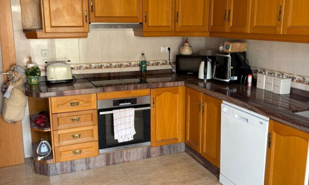 Resale - Stadthaus -
Pinoso