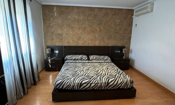 Sprzedaż - Willa wolnostojąca -
Torrevieja